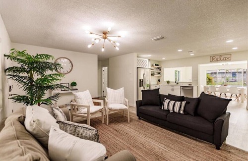 South Bradenton House | Ila's Beach House: Near IMG-Heated Salt Pool- Pets OK-Modern Organic Smart Home