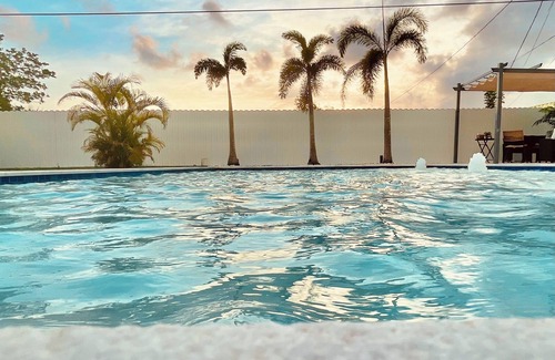 South Bradenton House | Ila's Beach House: Near IMG-Heated Salt Pool- Pets OK-Modern Organic Smart Home