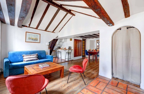 Les Iles Apartment | Ile Saint-Louis 2BR - Notre-Dame & Sainte-Chapelle