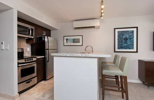 Waikiki Condo | Ilikai Hotel & Luxury Suites JROV-2: Studio w/Ocean Views