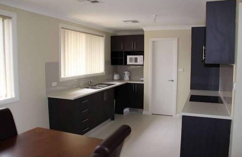 Lake Illawarra House | Illawarra Shores - Beach and Lake