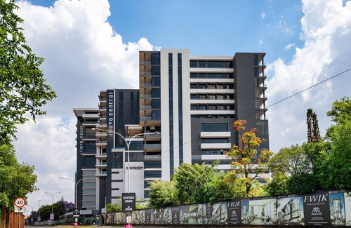 Greater Johannesburg Metropolitan Area Apartment | Illovo Central Apartments