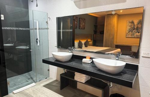 Centro Hotel | Illusion Xpress I Attraction Hotel Deluxe