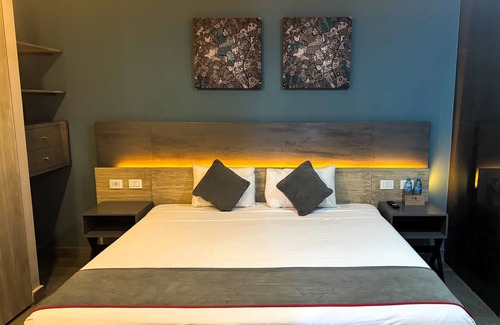 Centro Hotel | Illusion Xpress (Attraction Hotel Deluxe)