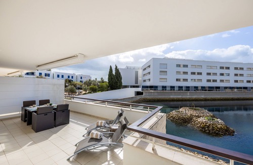 Lagos City Center Apartment | IM On Marina Flat