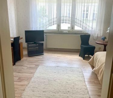 Ludwigslust Bed & Breakfast | Im Zentrum von Ludwigslust entspannt wohnen, Entdecken Sie den Park und das Schloss oder Schwerin mit seinem Weltkulturerbe und die nahegelegene Ostsee