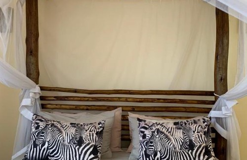 Phalaborwa House | iMbamuweti Cottage