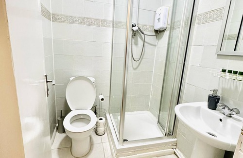 Elephant and Castle Apartment | Immaculate 1-bed Studio in London