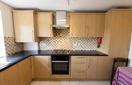 London Borough of Hounslow Apartment | Immaculate 2-bed Apartment in Isleworth by River