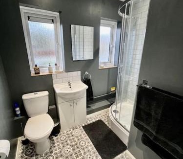 Watford Apartment | Immaculate 2 bed flat with free parking!