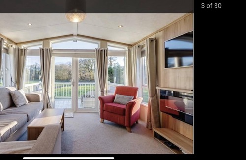 St Austell Cabin | Immaculate 2-Bed Lodge in Nr Mevagissey