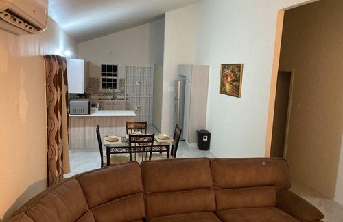 Discovery Bay House | Immaculate 2-bed House in Discovery Bay