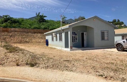 Discovery Bay House | Immaculate 2-bed House in Discovery Bay