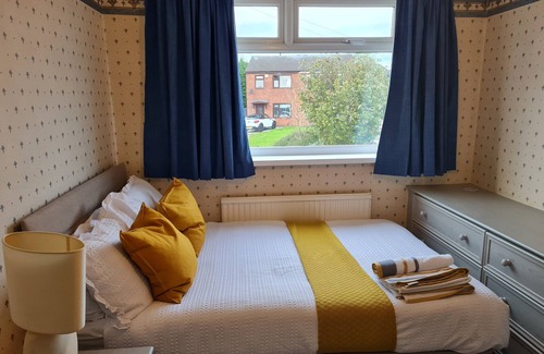Bolton House | Immaculate 3-Bed House with free parking in Bolton