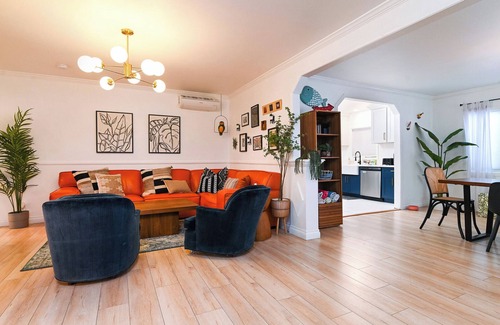 Alamitos Beach House | Immaculate 3BDR Bungalow | 5-Min Walk to Beach!