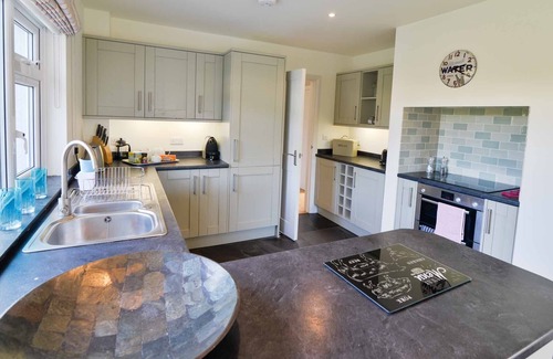 Constantine Bay House | Immaculate 5 Bedroom 5 Bathroom fully renovated modern house in Constantine Bay.