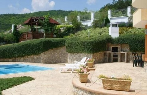 Osenovo Villa | Immaculate 6-Bed Villa in Balchic Bulgaria
