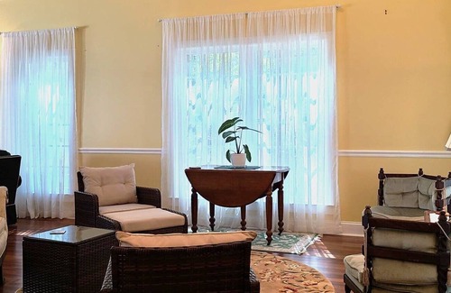 Fairhope House | Immaculate custom home near downtown Fairhope. 5 minutes from Mobile Bay!