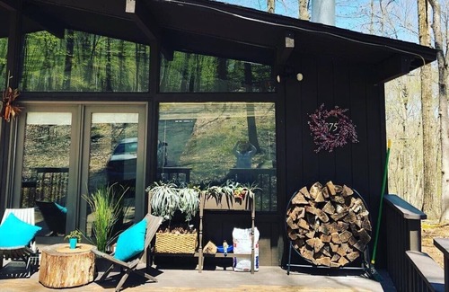 Pocono Mountain Lake House | Immaculate getaway at a peaceful lake in the woods. Sylish, newly renovated