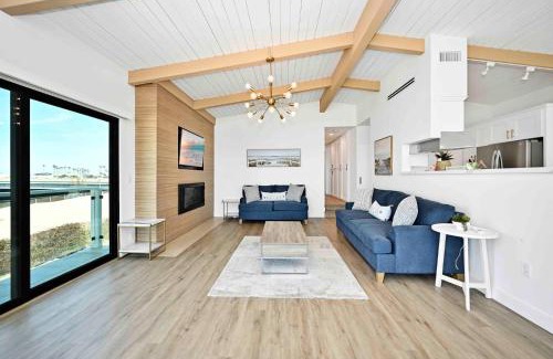 Santa Ana Heights House | Immaculate Home with 180 degree views of the Beach & Ocean