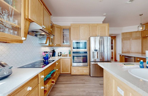 Marineland Acres House | Immaculate oceanfront house with pool, fitness room & deck - dog-friendly