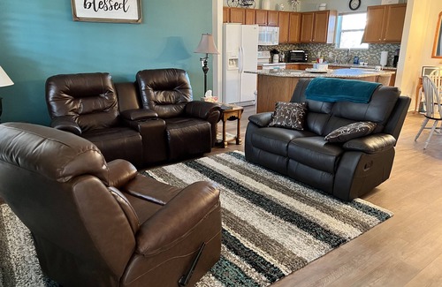 Duval Cottage | Immaculate Ranch home in Village of Duval