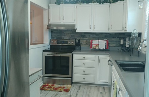 McMinnville House | Immaculate Remodel on River for Overnights or STR
