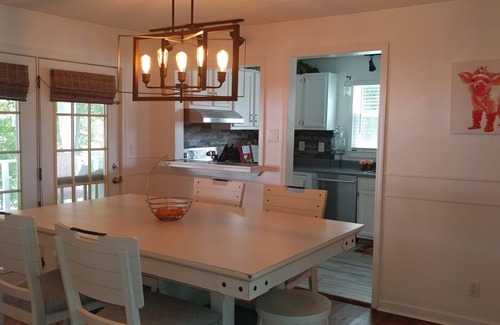 McMinnville House | Immaculate Remodel on River for Overnights or STR