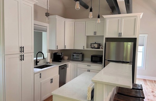 Saratoga Springs Apartment | Immaculate studio rental unit in downtown Saratoga Springs, NY!