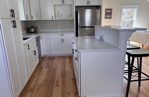 Saratoga Springs Apartment | Immaculate studio rental unit in downtown Saratoga Springs, NY!