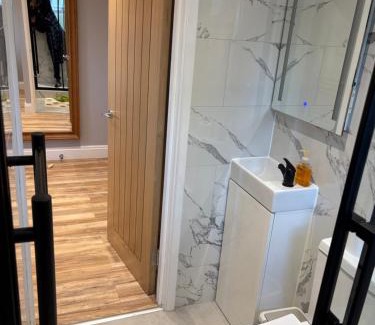 Hemel Hempstead Apartment | Immaculate Studio Apartment