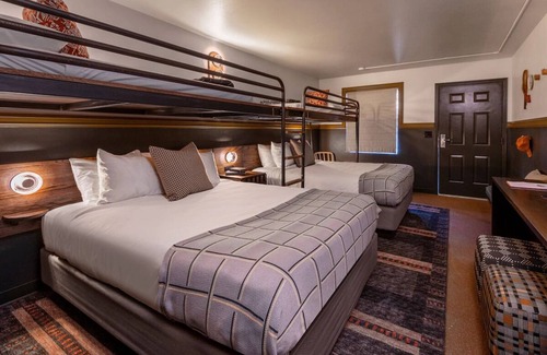 Branson Hotel | Immerse Yourself in Nature at Cozy Getaway Near Table Rock State Park l 2 Rooms