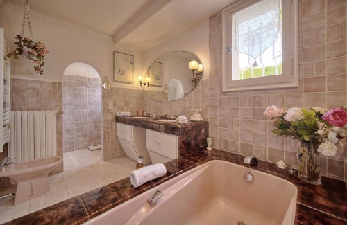 Golfe Juan Villa | IMMOGROOM- Top of villa 200m2 - Garden - Pool - Sea view - Parking - Wifi