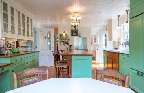 The Heights House | Impeccably Restored & Charming Victorian Summer Cottage-5 Bed, 4 Bath, Sleeps 10