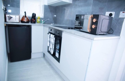 South Harrow Apartment | Impeccable 1-Bed Apartment in Harrow