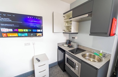 Selly Oak Apartment | Impeccable 1-bed Studio in Birmingham