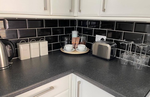 Eastbourne City Centre Apartment | Impeccable 2-bed Apartment in Eastbourne