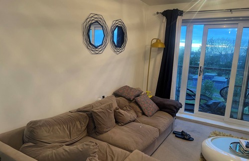 Cray Valley West Apartment | Impeccable 2-bed Apartment in Orpington
