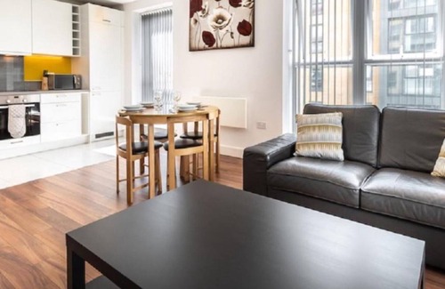 Reading Apartment | Impeccable 2-bed Apartment in Reading