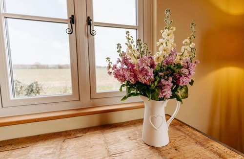Woodbridge Cottage | Impeccable 2-Bed Cottage near Woodbridge