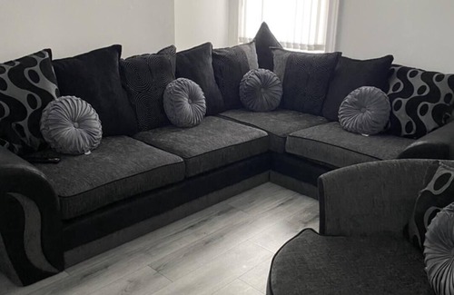 Anfield House | Impeccable 2-bed House in Liverpool