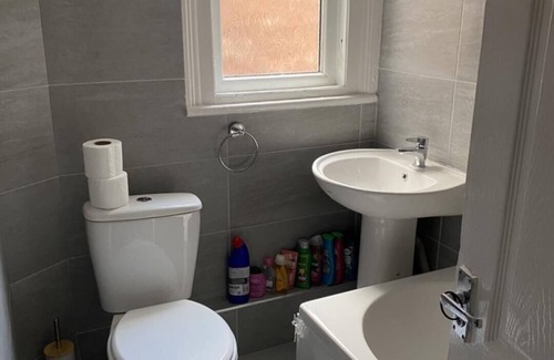 Anfield House | Impeccable 2-bed House in Liverpool
