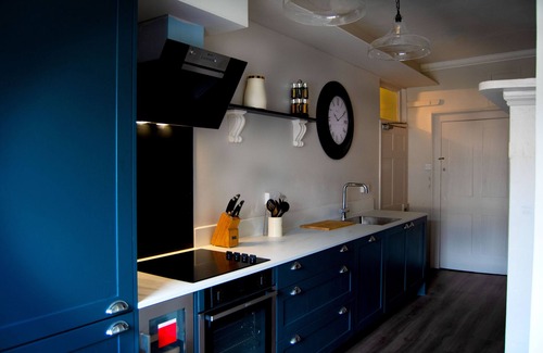 Bath Apartment | Impeccable 4-bed Apartment in Bath