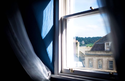 Bath Apartment | Impeccable 4-bed Apartment in Bath