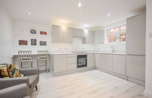 Ramsgate Apartment | Impeccable 6-bed House in Ramsgate, Harbour Views