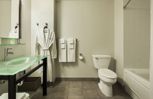 Boucherville Hotel | Imperia Hotel & Suites Boucherville