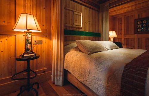 Yi County Hotel | Imperial Guard Boutique Hotel御前侍卫艺术精品酒店