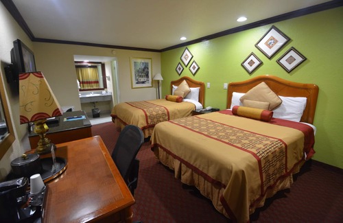 Mosswood Hotel | Imperial Inn