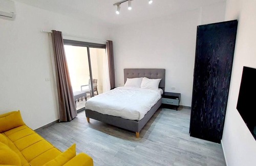 Al Ahyaa Apartment | Imperial Resort Hurghada - Bedroom With Pool View