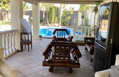 Valdelagrana Villa | Impressive Villa 500 meters from the beach